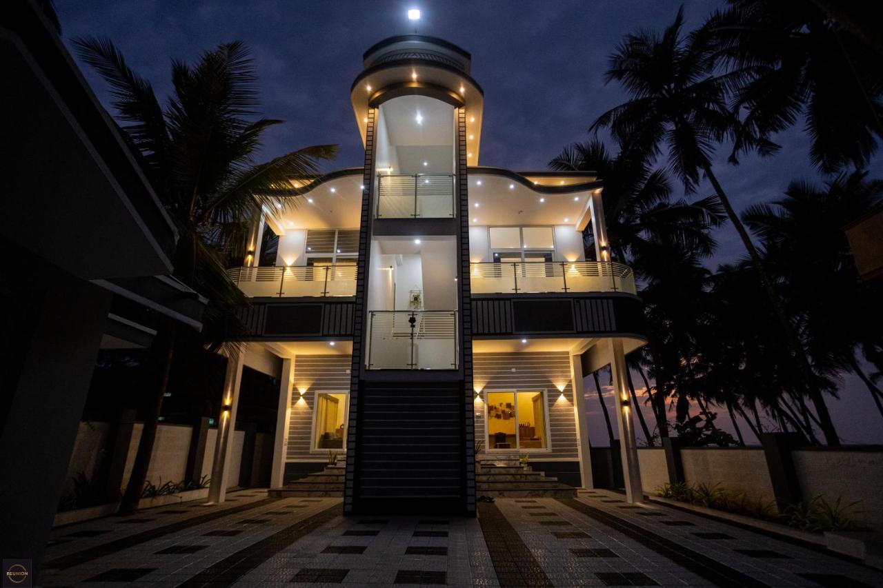 Reunion Ocean Manor - Beach House Udupi Bagian luar foto