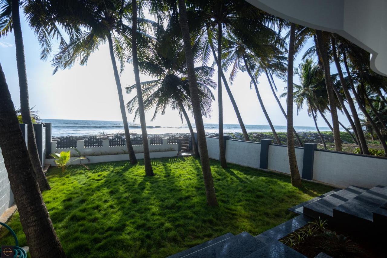 Reunion Ocean Manor - Beach House Udupi Bagian luar foto