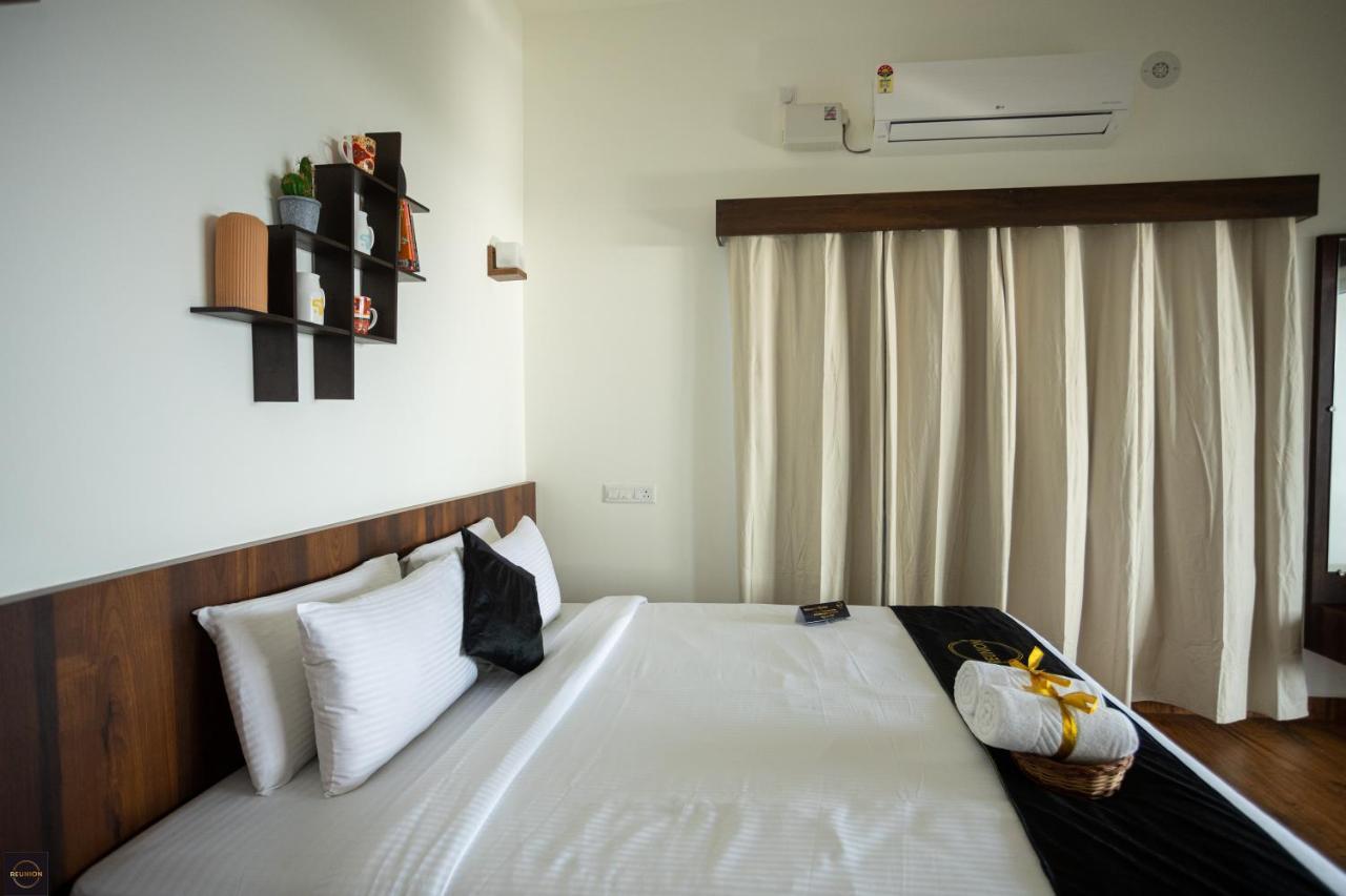 Reunion Ocean Manor - Beach House Udupi Bagian luar foto