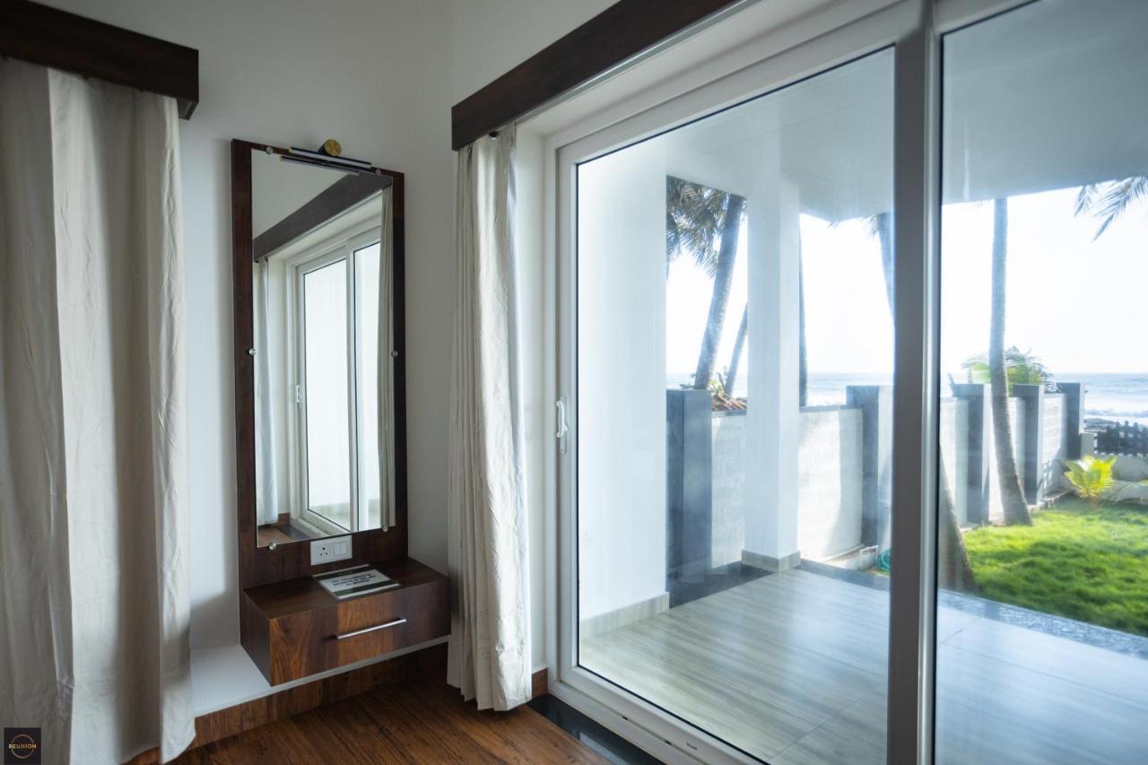 Reunion Ocean Manor - Beach House Udupi Bagian luar foto