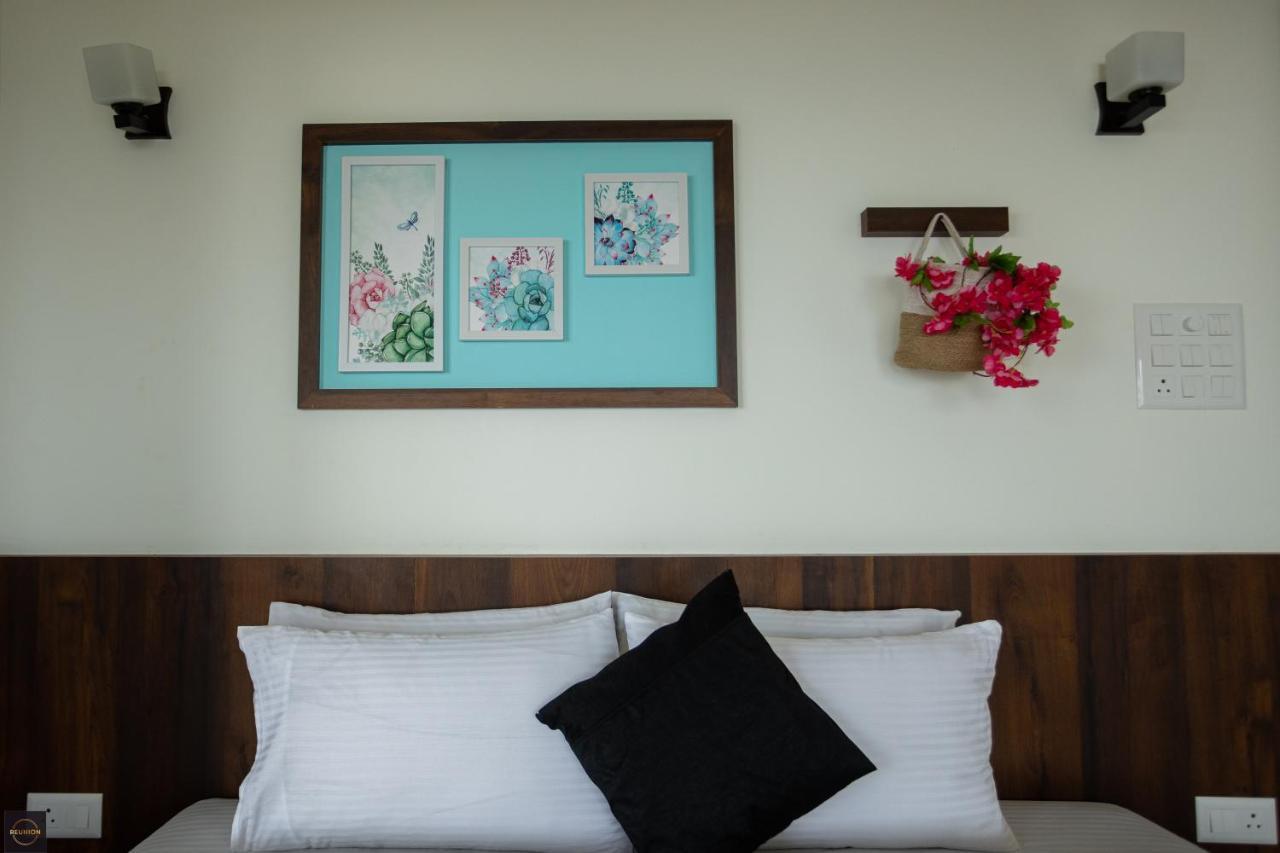 Reunion Ocean Manor - Beach House Udupi Bagian luar foto