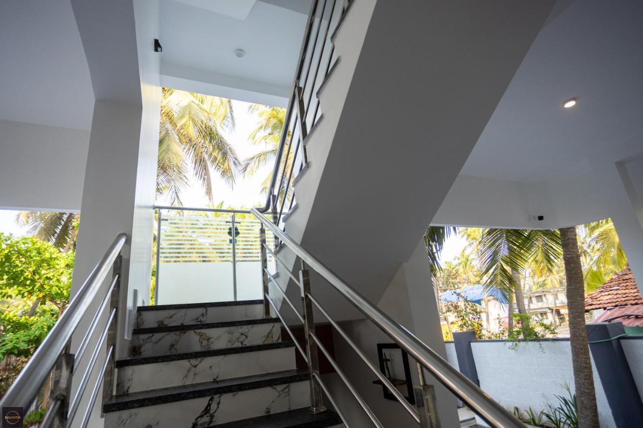 Reunion Ocean Manor - Beach House Udupi Bagian luar foto
