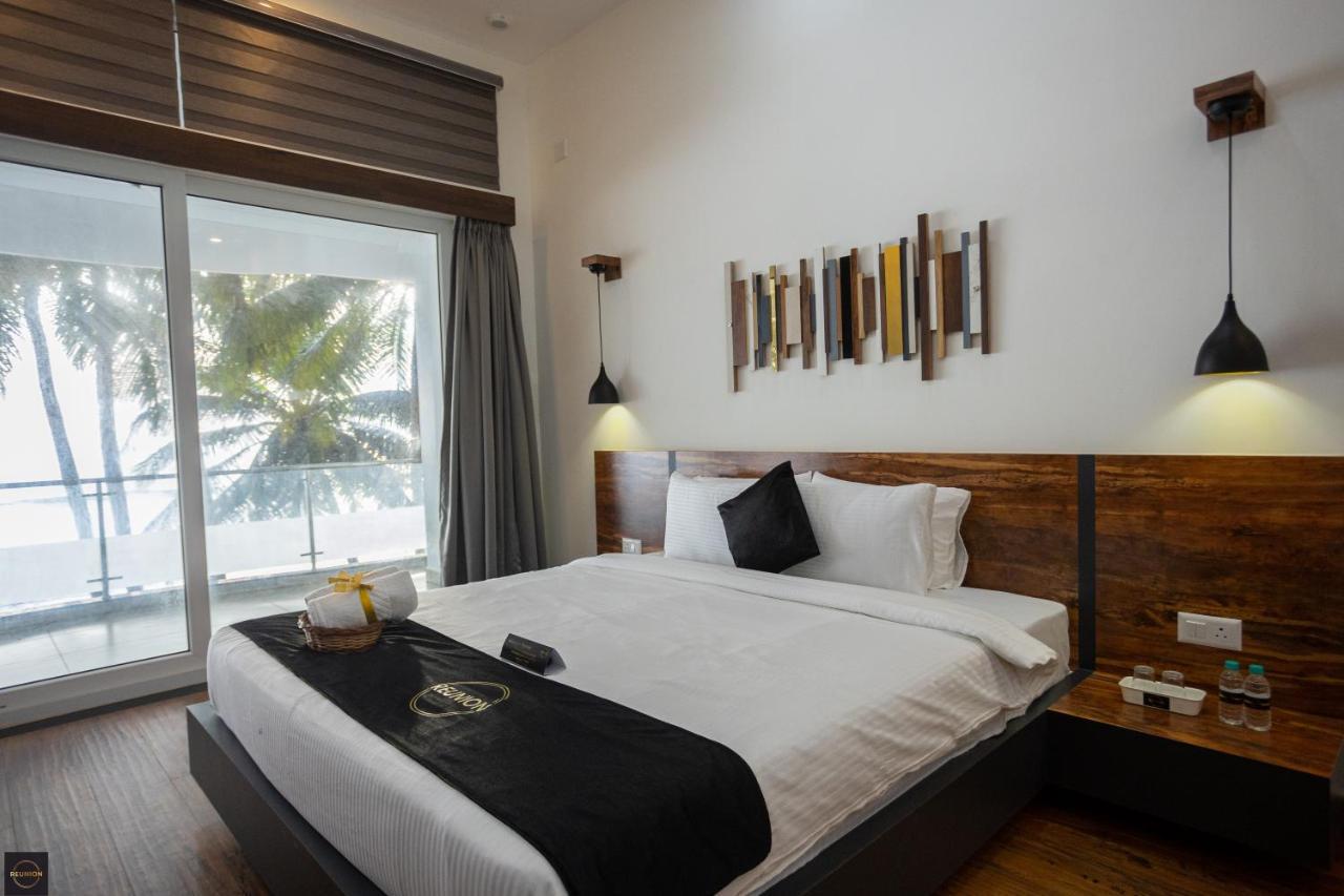 Reunion Ocean Manor - Beach House Udupi Bagian luar foto