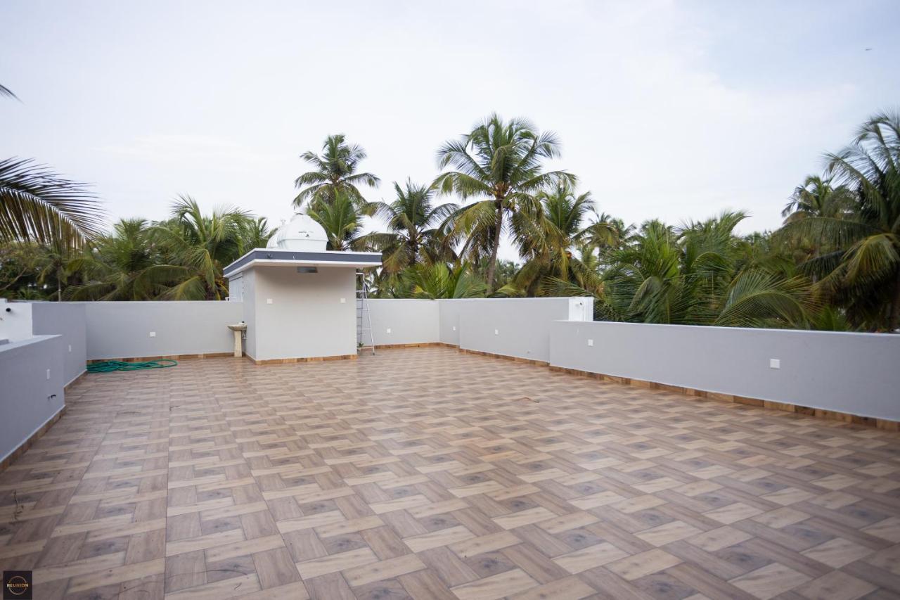 Reunion Ocean Manor - Beach House Udupi Bagian luar foto