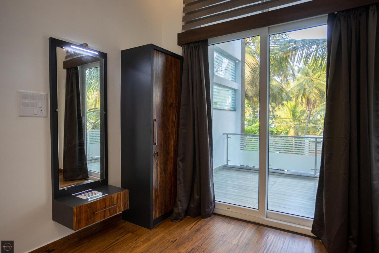 Reunion Ocean Manor - Beach House Udupi Bagian luar foto